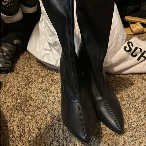 Boots - Picture 5 of 5